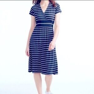 LL Bean navy blue striped V-neck midi dress. Medium.
